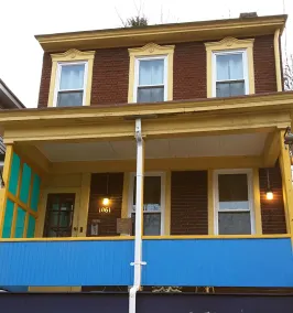 Cozy escape close to downtown, stadiums & parks - Image 5