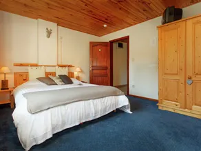 Group Getaway with Sauna - Image 5