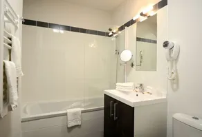 Appartement Confortable à 5 Minutes de la Plage | Accès Sauna - Image 5