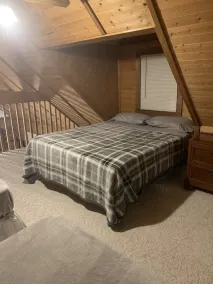 Little House Properties - Country Log Cabin - Image 4