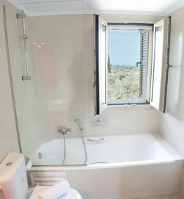 Private stone built villa, infinity pool, BBQ, nearby Agios Nikitas - Image 3