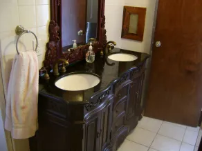 HILL TOP BED & BREAKFAST - Image 2