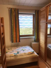 Casa vacanze per famiglie in una posizione tranquilla con un ampio giardino - Image 4