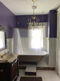 Lovely Victorian Mansion Centrally Located - Image 2