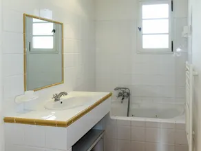 Lovely apartment in villa for 4 guests with pool, A/C, WIFI, TV, patio and pets allowed - Image 3