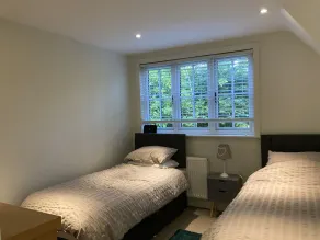 5Bed-10Guests-Fireplace-HotTub-Pets ok-Parking - Image 5