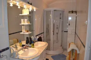 Between Monaco & St Jean Cap Ferrat, Eze bord de Mer, 200 m from the beach - Image 2