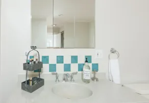 Spacious & Gracious 3 Bedrooms, 2 Full Baths Ranch Living in central location!!! - Image 3