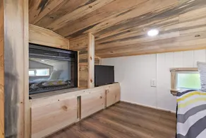  Cozy Tiny House! Small But Mighty ~ Comfy & Gorgeous Location - Image 5