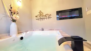 Creekside Luxury Cabin with 2 King Suites & Country Club Access - Image 2