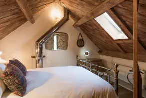 Cottage 1 - sleeps 4 guests  in 2 bedrooms - Image 3
