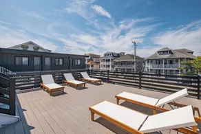 Surf Club 01 - Pura Vida Suite (Beach & POOL) - Image 2