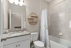 Luxurious Tampa Bay Area Home in Serene Community! - Image 2