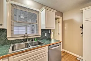 1 Mi to Cape Fear River: Pet-Friendly Retreat - Image 3