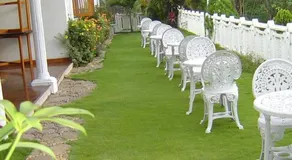 Water Garden Hotel - Image 4