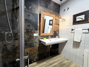 Entre Acebedas Country House, Segovia, 1 hour from Madrid, with a fireplace. PRIVATE bathrooms. - Image 4