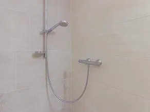 Appartement avec balcon, en face de la remontée - Image 4