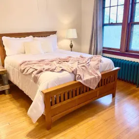 Holiday Haus Zwei  Very spacious home located in the heart of New Ulm - Image 5