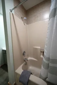 Nytt på hyresmarknaden, söt, ren uppdaterad 1 bdrm wifi promenad till pisterna - Image 5