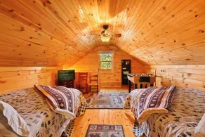 Stunning Mountain Views!!! Secluded Log Cabin with Hot Tub near West Jefferson - Image 5