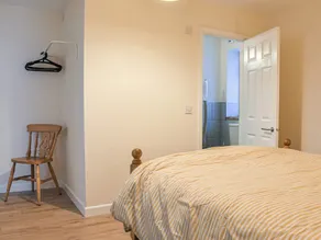 2 bedroom accommodation in South Molton - Image 5