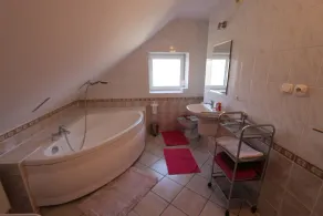 Beautiful vacation home with WLAN, 4 bicycles, garage, 2x SAT TV, gr. Garden, barbecue - Image 2