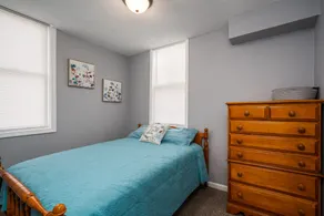 This property is conviently located in Lakeside, within minutes from the Lake. - Image 5