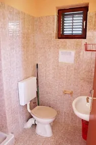 Apartments Nikola, (14013), Pisak, hr - Image 2
