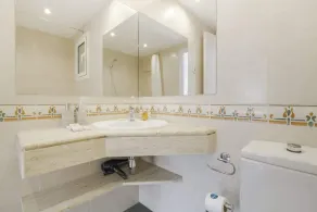 Sweett | Monumental - Three Bedroom Apartment, Sleeps 6 - Image 3
