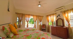 10 Mins From the Airport and Beach - Image 4