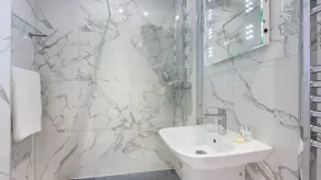 Stylish Harbourside Apartment in Polruan, Cornwall - Image 3