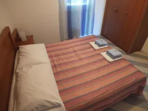 Holiday apartment with outdoor pool - Image 3