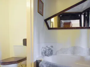 7 bedroom accommodation in Whitchurch - Image 2
