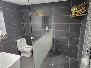 Modern Large 4-Bed Property sleeps 10 in Abergele - Image 3