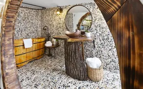 Hobbit House - Couples Hideaway - Image 4