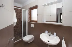 Holiday house for 12 person with pool on peaceful location - Image 3