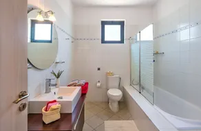 Villa Vamos - Four Bedroom Villa, Sleeps 8 - Image 2