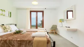Very spacious, beautiful detached bungalow with spectacular views - Image 4