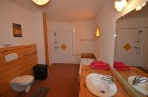 Calme et Espace face au Mont Ventoux avec jardin et piscine privée. - Image 4