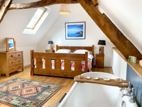 A Perfect Getaway Holiday Home, Impeccably Stylish, Rustic Luxury - Image 5