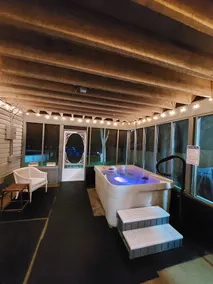 HotTub/Fish/RIVER FRONT/DOGS/SUMMER POOL.RIGHT BY GULF AND BEACHES. BRING BOAT!  - Image 2