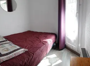 3-room apartment 31m2 bright, pleasant, ideally located, on the slopes, south-facing  - Image 3