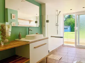 4 bedroom accommodation in Paignton - Image 3