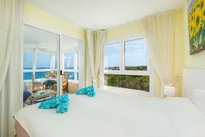 On the beach, with pool ! Super sea view, fiber optic internet, air conditioning - Image 4