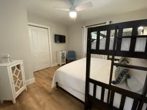 (Sleeps 7) 3 bedroom/2 bath BRING YOUR BOAT/WAVERUNNERS-Lots of Parking Space - Image 3