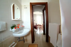 Comfortable apartment on the ground floor and 120 m from the beach - Image 3
