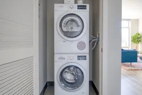 Dreamy Fairfax 1BR w/ Gym, Pool & W/D, nr Theater, by Blueground - Image 2
