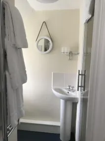 Acogedora casa de pueblo, vistas al valle, estacionamiento, wifi y se admiten perros - Image 3