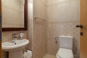 Spacious 4-BR Villa for 8, close to beaches, with private pool - Image 3