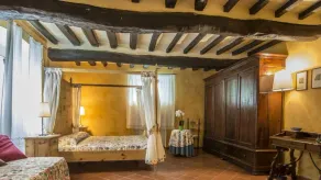 Beautiful villa in the heart of Mugello. Pool, jacuzzi, sauna. - Image 3